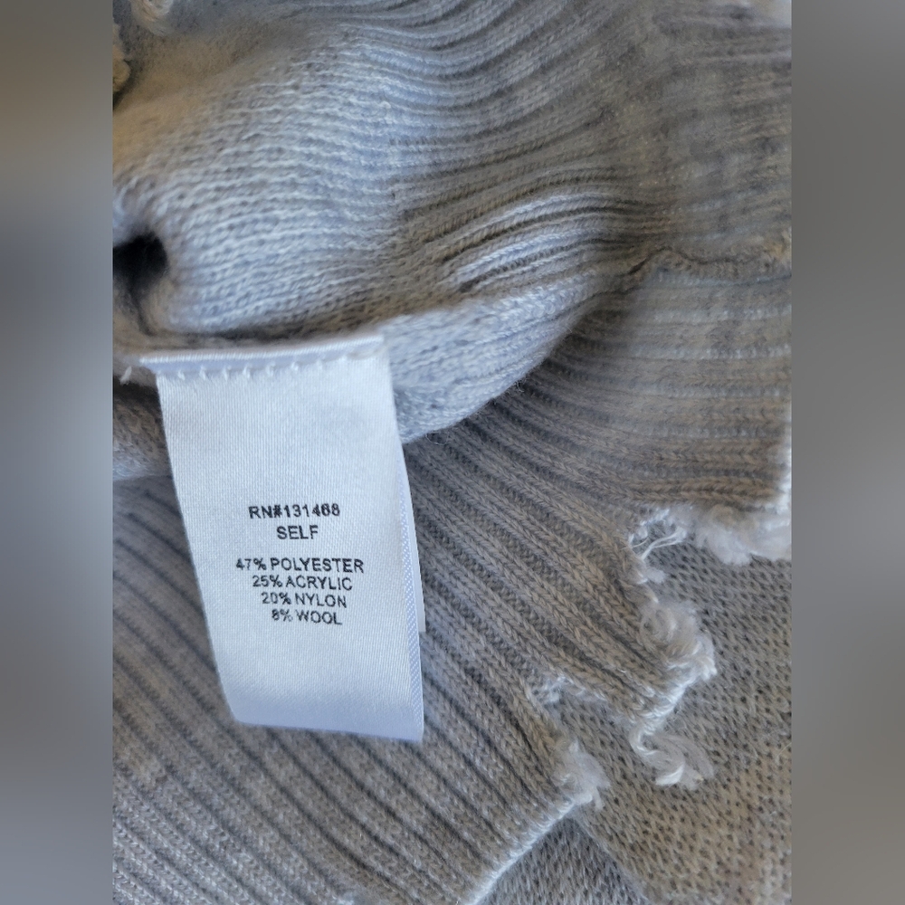 Fate Intentionally Distressed Grey Sweater Size L - Picture 8 of 8